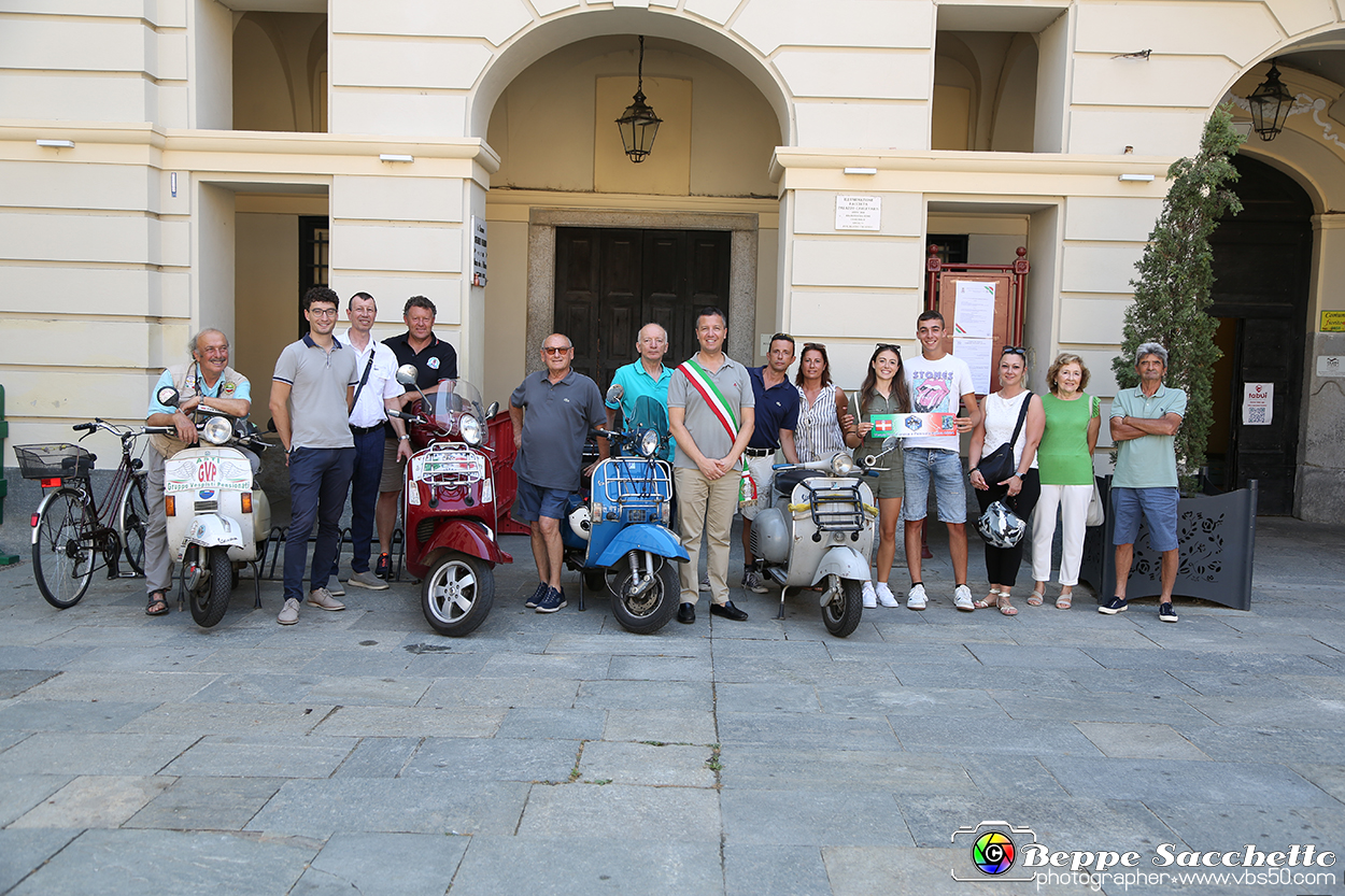 VBS_0681 - Incontro con il Vespista Sandamianese Samuele Iannello.jpg